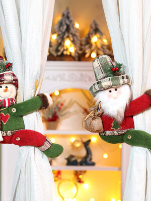 Ông già noel ôm rèm trang trí noel <br> Mẫu: ông già - người tuyết - nai